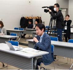 プレス関係各社